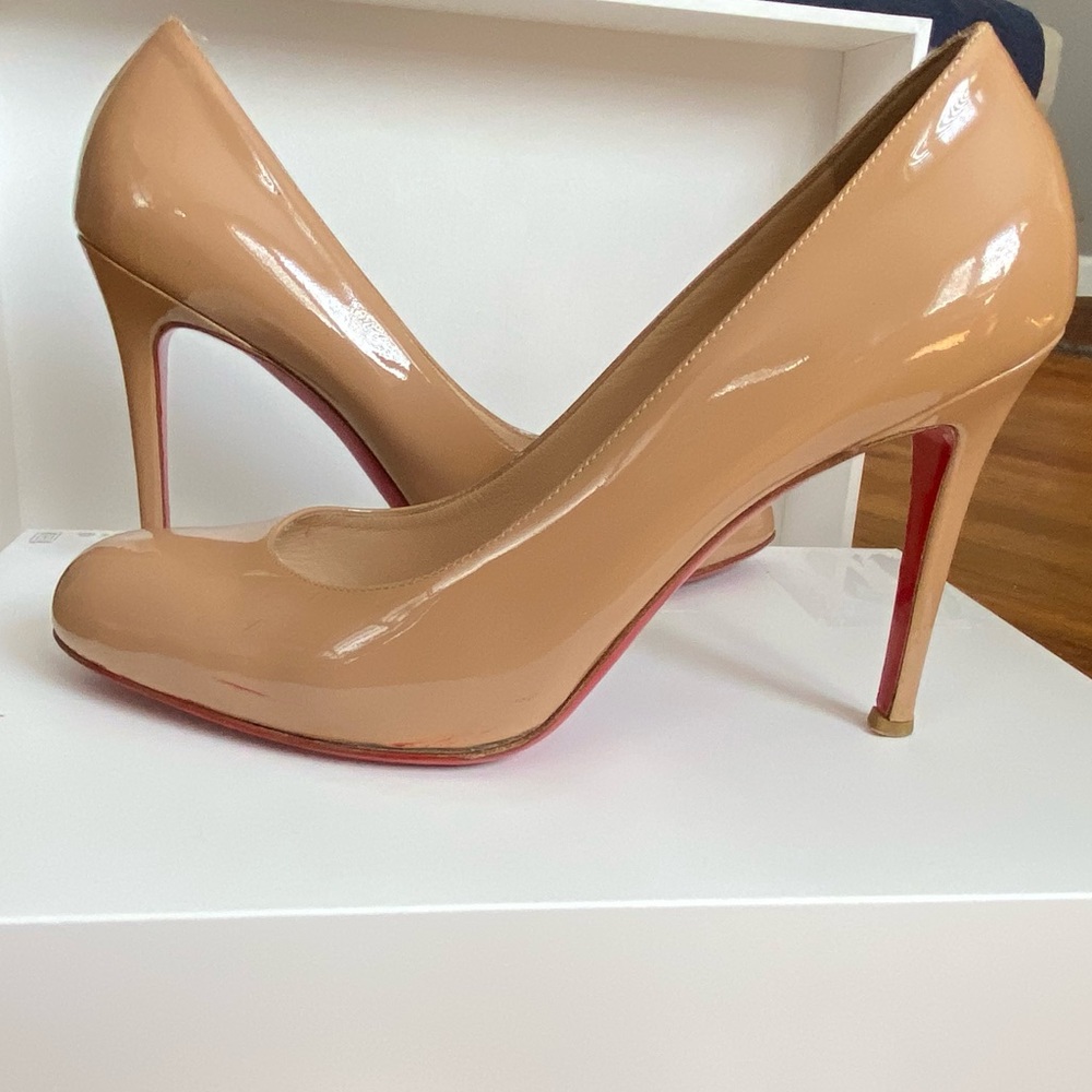 Christian Louboutin Simple Beige Patent Leather Pumps Women’s Size 9.5